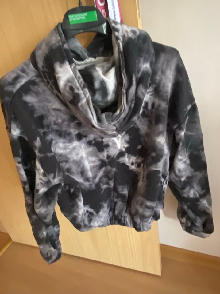 Gri Batik Desenli Kadın Kapüşonlu Sweatshirt - Görsel 3
