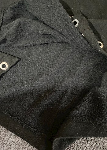 Siyah delik detaylı Kadın Sweatshirt - Görsel 6