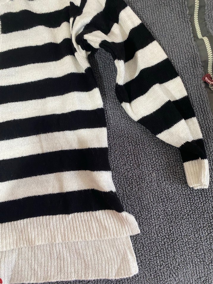 Kadın Siyah Beyaz Çizgili Triko Kazak - Görsel 3