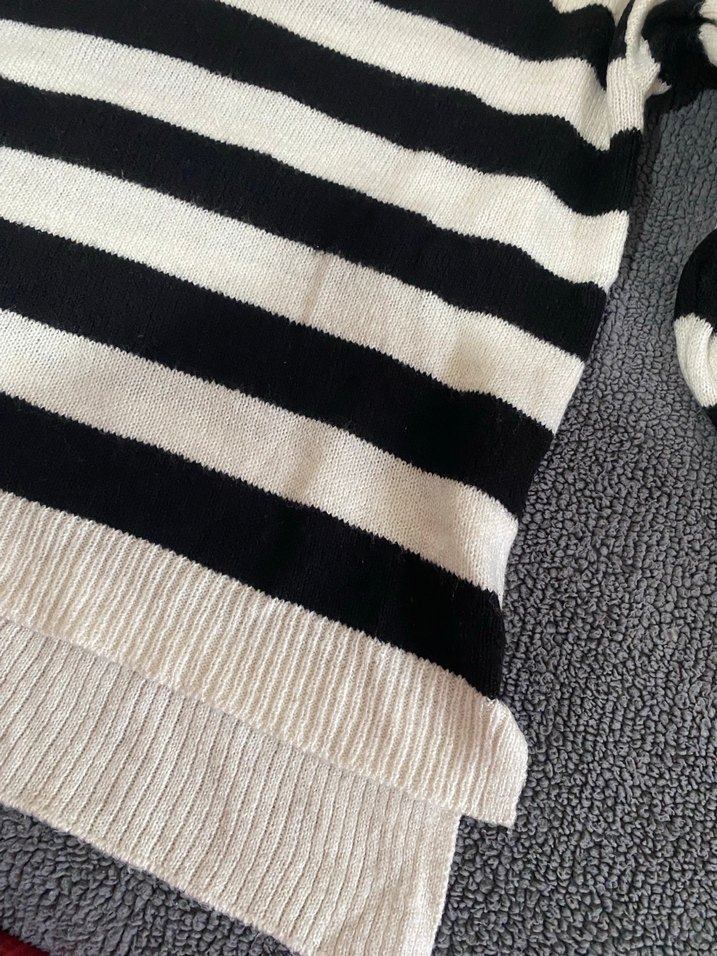 Kadın Siyah Beyaz Çizgili Triko Kazak - Görsel 4