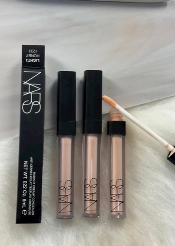 NARS Light Honey Kapatıcı - Açık Bej