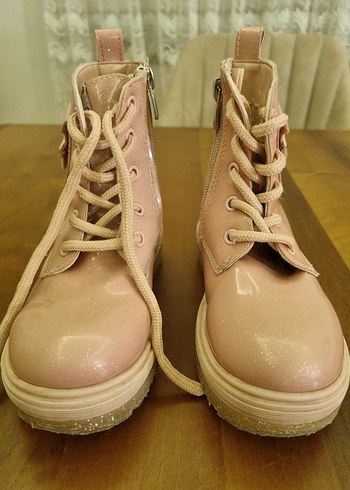 Pembe Parlak Kız Çocuk Botu - Görsel 4