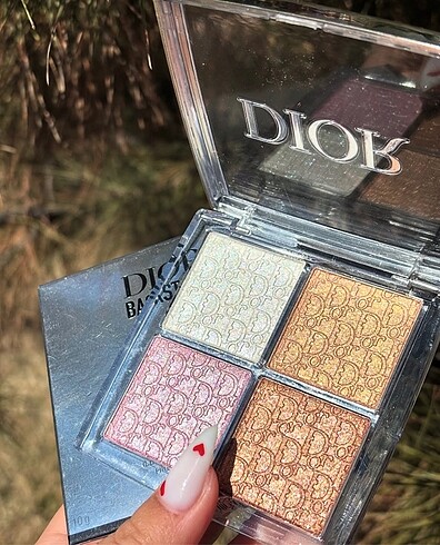Dior DİOR 4 LÜ AYDINLATICI PALET