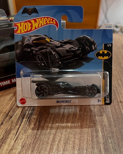 HOT WHEELS BATMOBILE
