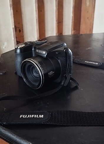 Dijital fotoğraf makinesi