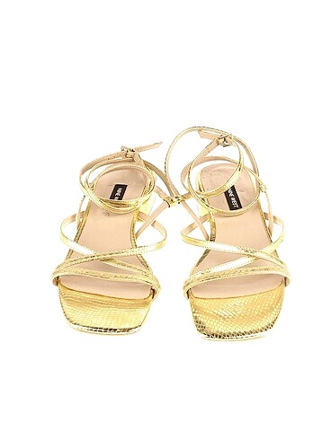 37 Beden Nine West Sandalet %70 İndirimli.