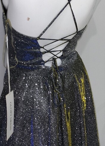 Simli Işıltılı Sırtı Çapraz İpli Abiye - Görsel 3