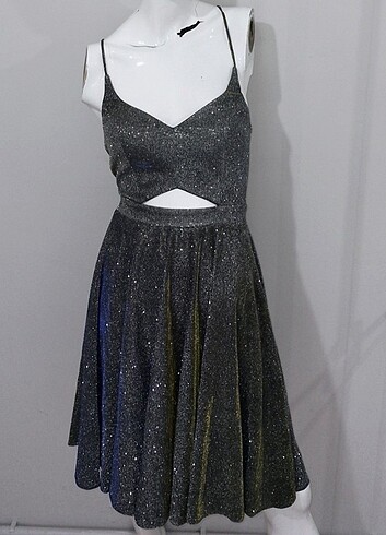 Simli Işıltılı Sırtı Çapraz İpli Abiye - Görsel 2