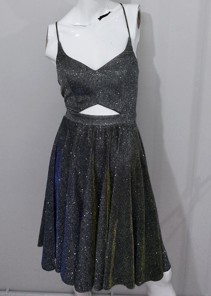 Simli Işıltılı Sırtı Çapraz İpli Abiye - Görsel 2