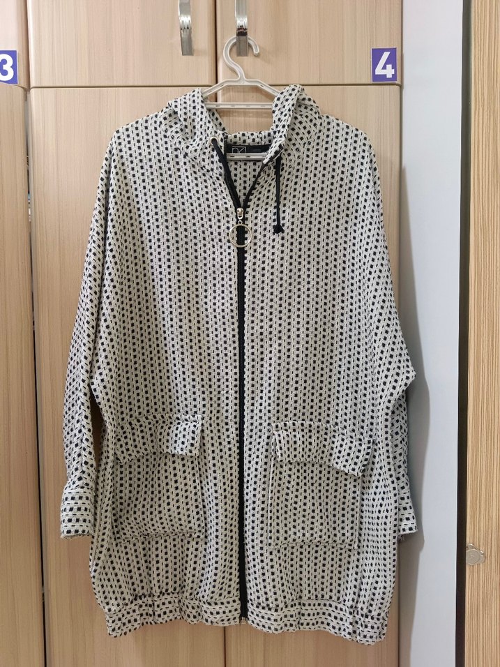 Gri Kapüşonlu Midi Sokak Stili Ceket - Görsel 3