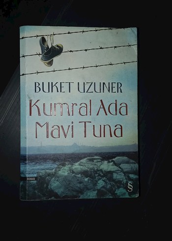 Kumral Ada Mavi Tuna - Buket Uzuner