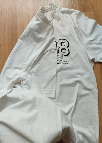 Beyaz temiz erkek t-shirt