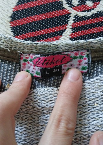 Gri Nakışlı Örgü Kedi Kıyafeti - Görsel 2