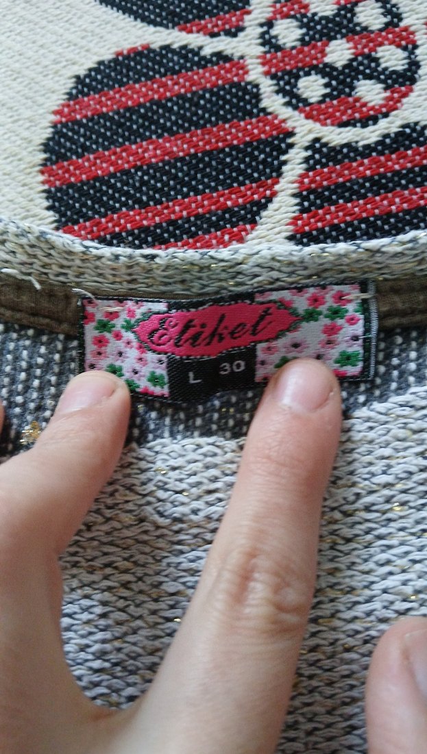 Gri Nakışlı Örgü Kedi Kıyafeti - Görsel 2