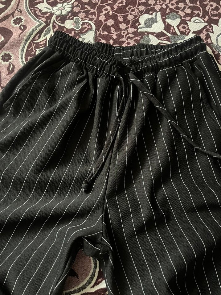 Kadın Siyah Çizgili Pilili Kumaş Pantolon - Görsel 3
