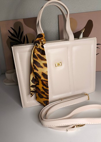 Beyaz Deri Zebra Desenli Kemerli Kadın Çanta