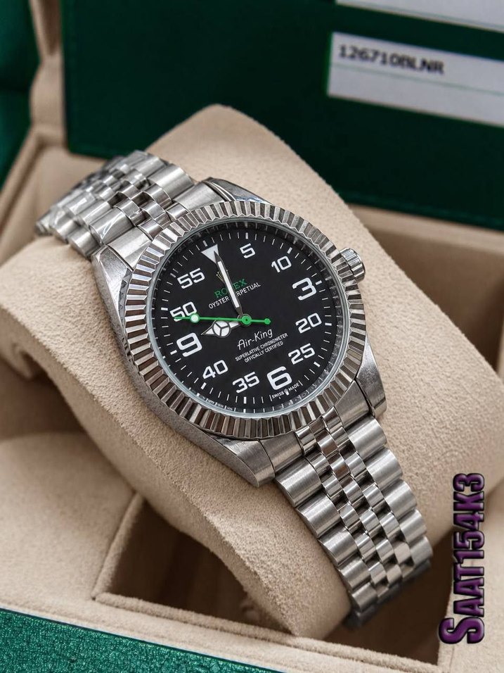 Rolex Submariner Altın Tonlu Şıklık — görsel 15/19