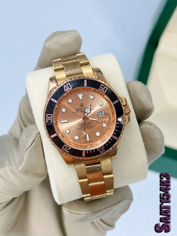 Rolex Submariner Altın Tonlu Şıklık — görsel 6/19