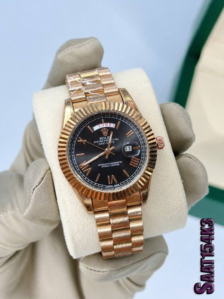 Rolex Gold Saati: Şıklık ve Zarafetin Buluşması — görsel 4/19