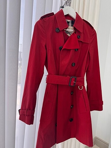 Burberry BURBERRY TRENCHKOT BİR KEZ GİYİLDİ