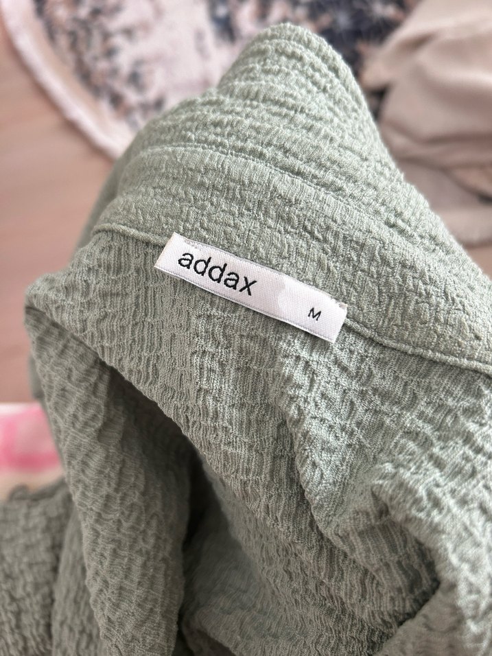 Düğmeli Yeşil Keten Kısa Kollu Gömlek - Görsel 3