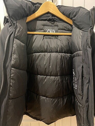 ZARA MONT