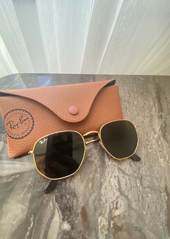Beden Ray-Ban Klasik Altın Renkli Kadın Güneş Gözlüğü