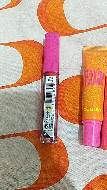 Essence Allık gloss ruj