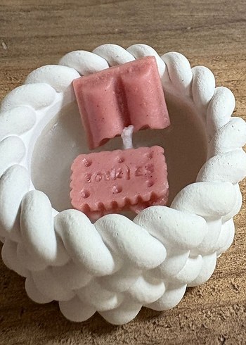 Tasarımcı Dekoratif Beyaz Sabunluk ve Pembe Sabun