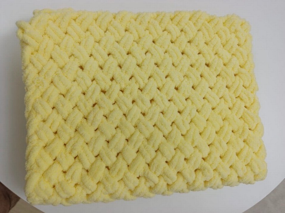 Sarı Örgü Çocuk Battaniyesi - Görsel 2