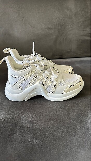 Beyaz sneaker 40