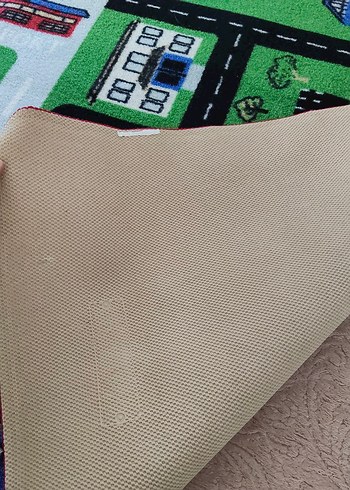 Diğer Renkli Çocuk Halısı Şehir Desenli