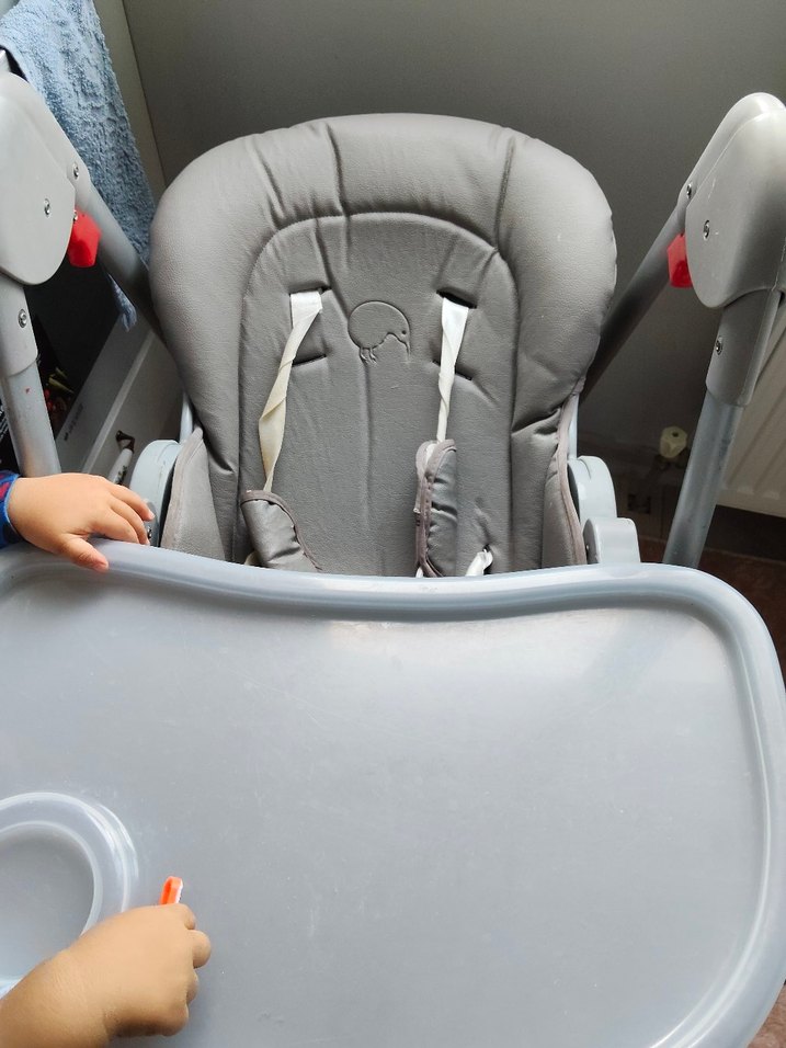 Gri Bebek Mama Sandalyesi - Görsel 4