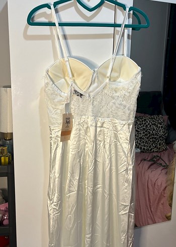 Beyaz askılı Uzun Kadın Elbise - Görsel 2