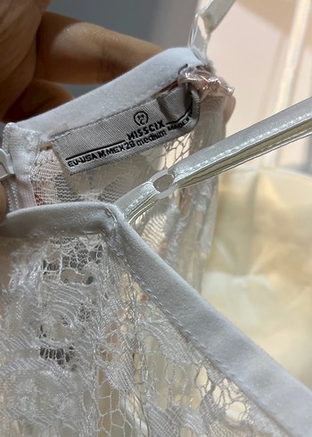 Beyaz askılı Uzun Kadın Elbise - Görsel 3