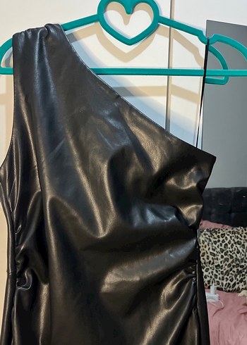 Siyah deri Uzun tek kol Elbise - Görsel 2