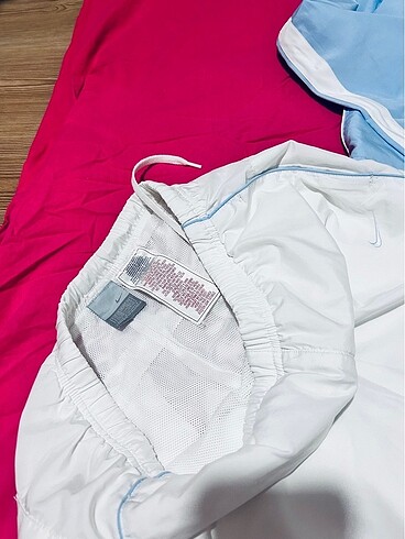xs Beden beyaz Renk Nike eşofman takımı orginaldşr Beden XS -34