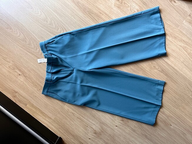 Zara mavi diz altı kumaş pantolon