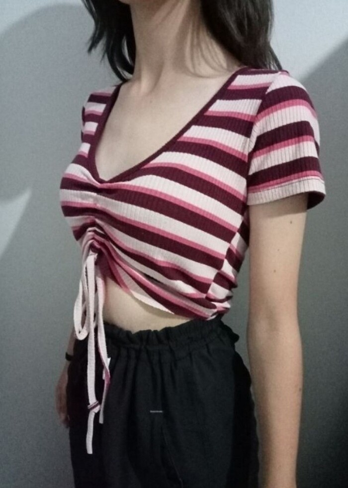 Bershka Büzgülü Crop - Görsel 2