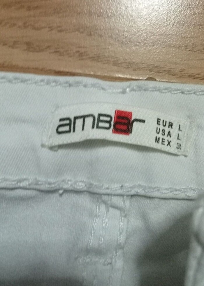 Ambar beyaz şort - Görsel 3