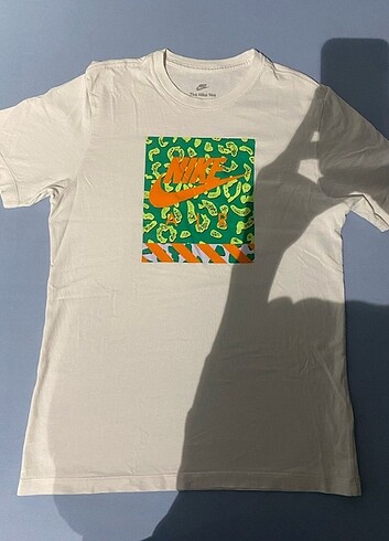 Nike t-shirt