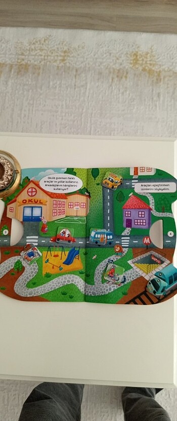 Okulda Bi gün cırtcırtlı kitap  - Görsel 3