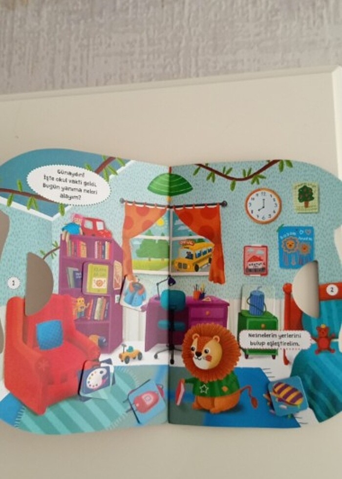 Okulda Bi gün cırtcırtlı kitap  - Görsel 2