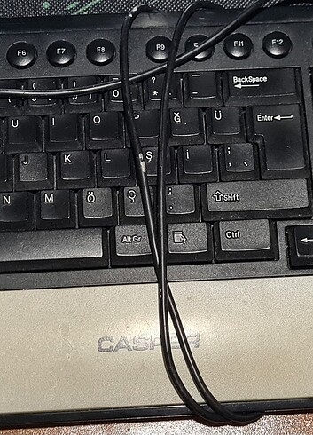 Casper klavye tüm tuşları ayakları kablosu sağlam çalışıyor 