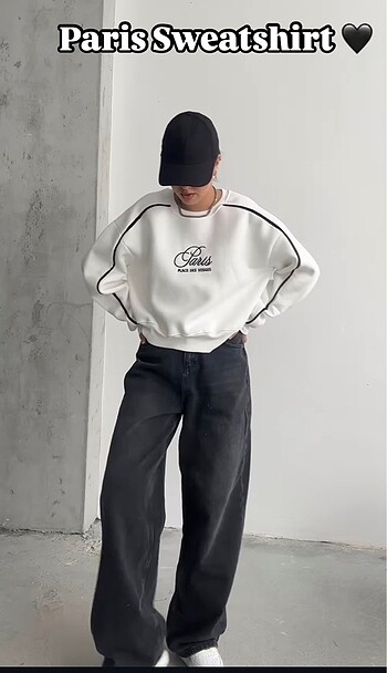 Paris Sweatshirt