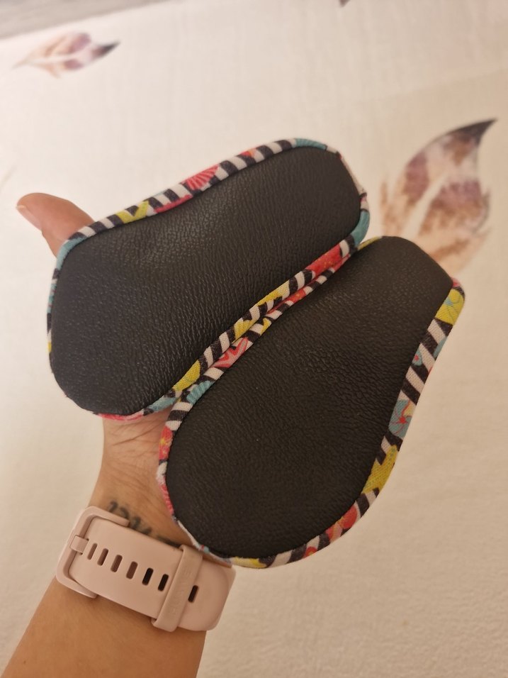 Çok Renkli  Bebek Kaydırmaz Patik - Görsel 2