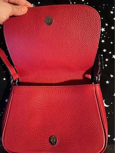 Yandan asmalı kırmızı çanta - Görsel 2
