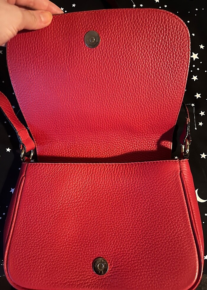 Yandan asmalı kırmızı çanta - Görsel 2