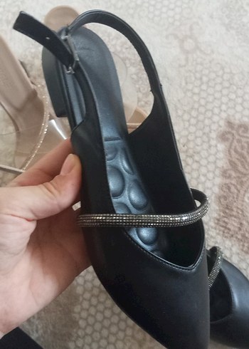 Diger Siyah Parlak Yılan Desenli Stiletto