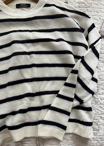 Bershka çizgili ince kazak - Görsel 3